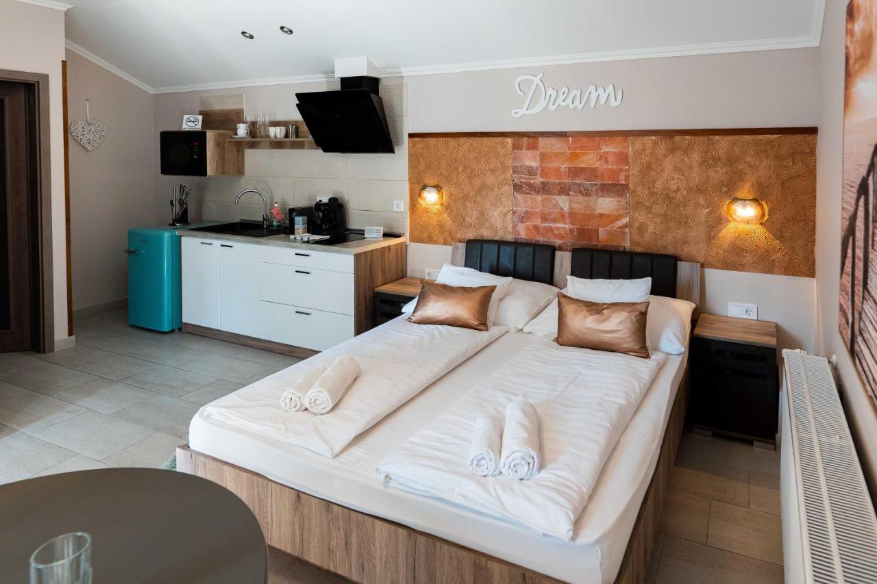 Allium Apartment Makó